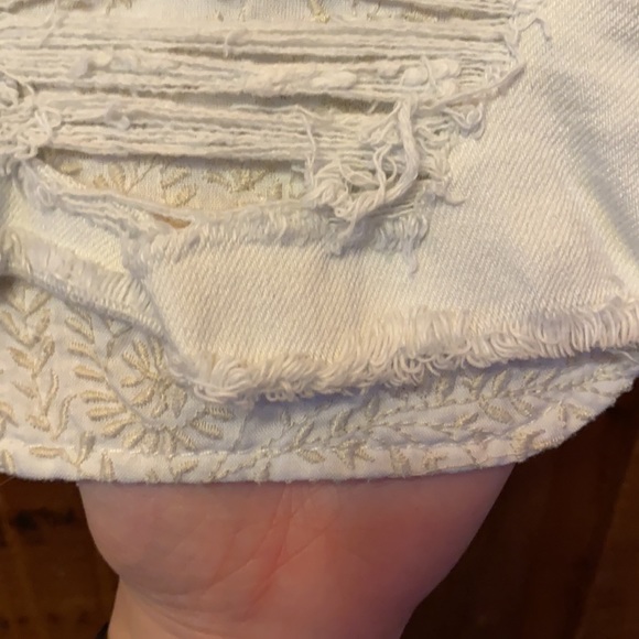 White Denim American Eagle Shorts - Picture 2 of 4